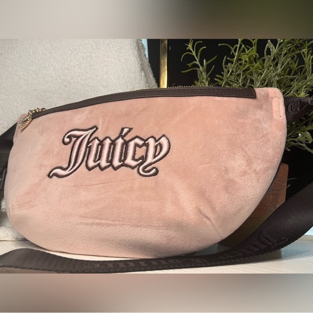 Juicy Couture “Queen of Everything” Velour Belt Bag Dusty Blush Brown NWT